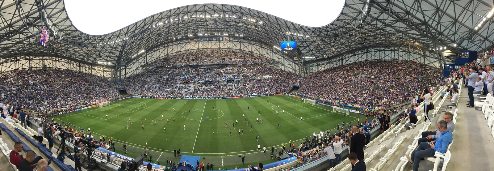 Vue panoramique intérieure du Stade Vélodrome à Marseille